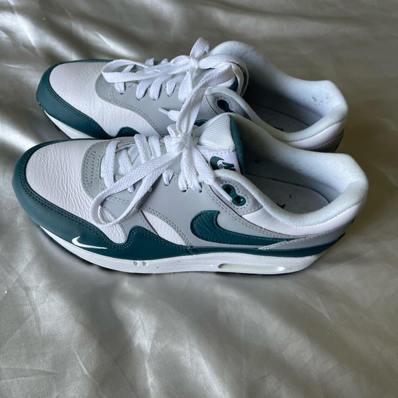 Nike Shoes - Nike Air Maxes